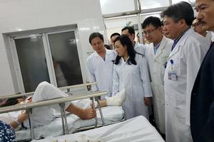 Kiểm tra công tác cấp cứu, chúc Tết bệnh nhân đêm Giao thừa