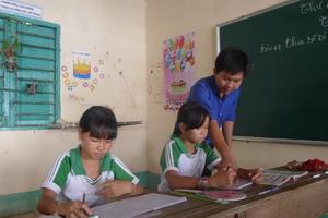 Thầy giáo trẻ miệt mài “gieo chữ” nơi biển đảo