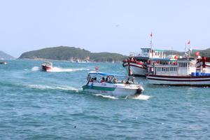 Nâng chất lượng dịch vụ tour du lịch trên vịnh Nha Trang