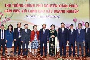 Thủ tướng Nguyễn Xuân Phúc tiếp các nhà đầu tư tại Nghệ An