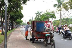 TP HCM hướng dẫn người dân phân loại rác thải