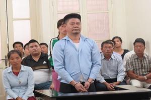 Chủ nhà vung kiếm chém trộm đột nhập được giảm án