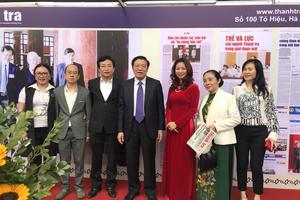 Tổng Thanh tra và nhiều lãnh đạo Đảng, Nhà nước thăm gian trưng bày Báo Thanh tra