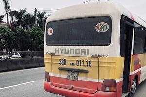 Chụp ảnh xe buýt đi ẩu, nữ hành khách bị đánh dã man