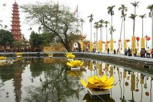 Chùa Trấn Quốc được bầu chọn là một trong 10 chùa đẹp nhất thế giới