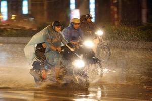 Đêm 2/3, Bắc Bộ có mưa rào và dông vài nơi, Nam Bộ không mưa