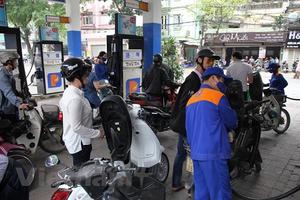 Tăng hơn 900 đồng, giá xăng E5 RON92 vượt 17.200 đồng mỗi lít