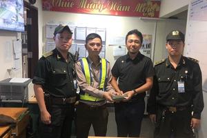 Chiếc túi màu nâu khách Trung Quốc bỏ quên ở sân bay Đà Nẵng