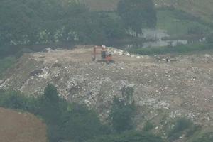  “Núi” phế thải xây dựng giữa lòng Thủ đô!