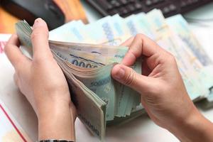 Lãi suất liên ngân hàng bật tăng