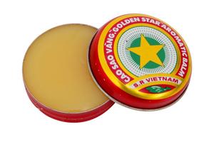 Nón lá, chổi đót, dầu cù là có giá đắt đỏ trên Amazon