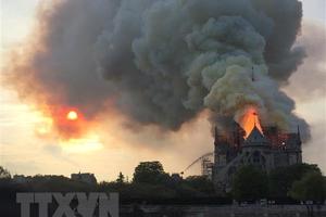 Pháp: Đã kiểm soát được đám cháy ở nhà thờ Đức Bà Paris