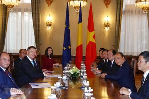 Thủ tướng Nguyễn Xuân Phúc hội kiến các nhà Lãnh đạo Romania