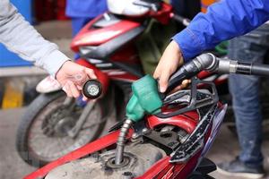 Đề xuất phạt 50 triệu đồng khi tự ý điều chỉnh giá bán lẻ xăng dầu