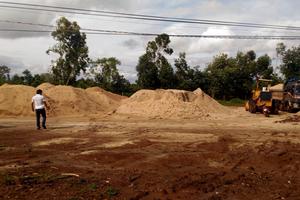 Hoang mang vì chính quyền xã “đe dọa” thu hồi sổ đỏ