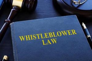 EU ủng hộ các quy tắc bảo vệ người tố giác