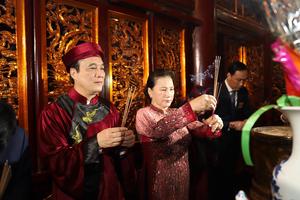 Hàng vạn người dâng hương Giỗ Tổ