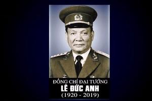 Viếng nguyên Chủ tịch nước Lê Đức Anh chỉ đeo băng tang, không mang vòng hoa