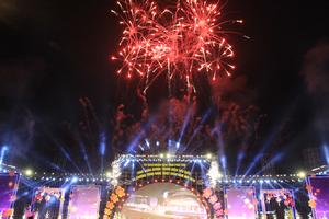 Bắn pháo hoa dịp giỗ Tổ Hùng Vương - Lễ hội Đền Hùng 