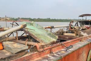 Dừng hoạt động khai thác, nạo vét 3 doanh nghiệp