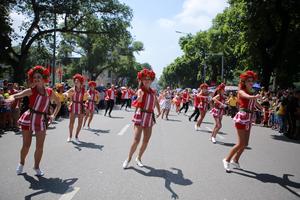 Carnival đường phố mở màn cho Lễ hội Du lịch biển Sầm Sơn 