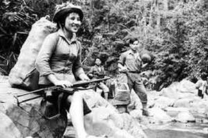 Hồi ức chuyện những bài thơ đầu tiên về người giao liên Trường Sơn