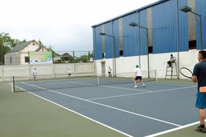 Đường dân sinh nhường chỗ cho… sân chơi tiền tỷ của cán bộ thị xã Phổ Yên