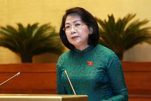 Bà Đặng Thị Ngọc Thịnh thay mặt Chủ tịch nước Nguyễn Phú Trọng trình Quốc hội Công ước 98
