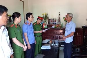 Bắt giam 5 quan tham
