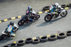 Nóng bỏng giải đua môtô hợp pháp đầu tiên ở Hà Nội