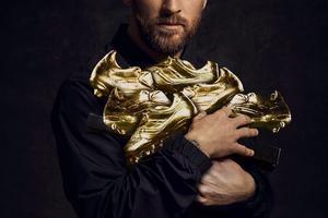 Messi giành Chiếc giày vàng, lập kỷ lục vô tiền khoáng hậu