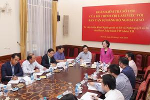 Đoàn công tác Bộ Chính trị làm việc với Ban cán sự Đảng Bộ Ngoại giao