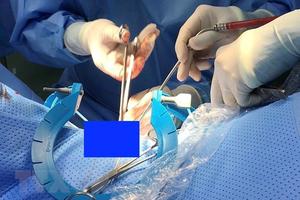 Cứu sống 2 người bị đâm vào tim, gan, phổi, cổ