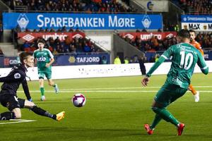 “Alexander Đặng có thể khoác áo đội tuyển Việt Nam”