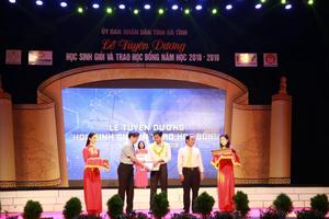 Quỹ Khuyến học Khuyến tài Nguyễn Du tỉnh Hà Tĩnh trao thưởng năm 2019