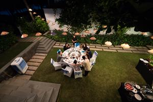 Đưa vợ đến khu nghỉ dưỡng biển sang trọng, Dương Khắc Linh được hết lòng ca ngợi