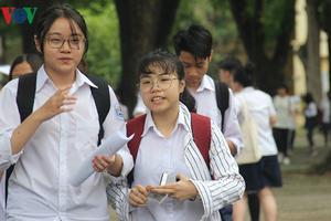 Điểm chuẩn, phổ điểm vào lớp 10 công lập Hà Nội năm nay như thế nào?