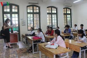 Sáng nay, học sinh Hà Nội thi 2 môn vào lớp 10 công lập