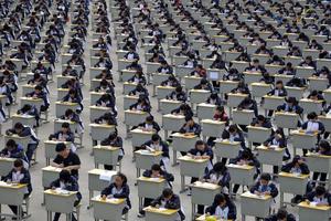 Triệt phá đường dây gian lận trước kỳ thi đại học khốc liệt nhất thế giới