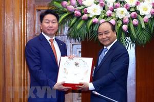 Thủ tướng Nguyễn Xuân Phúc tiếp Chủ tịch Tập đoàn SK Hàn Quốc