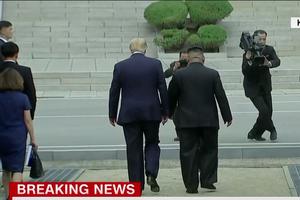 Ông Trump trở thành Tổng thống Mỹ đầu tiên đặt chân lên đất Triều Tiên