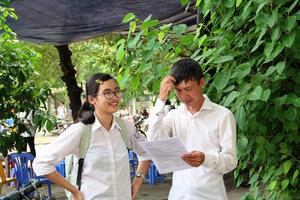 Trượt trường công, đành học trường tư