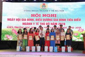 Biểu dương 106 gia đình tiêu biểu ngành Y