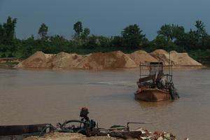 Kon Tum: Hệ lụy từ việc cấp phép khai thác cát tràn lan