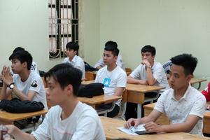 Đã có 2 cán bộ coi thi và 30 thí sinh bị đình chỉ 