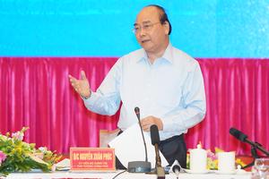 Thủ tướng chủ trì cuộc làm việc của Tiểu ban Kinh tế xã hội Đại hội XIII với 10 địa phương miền Trung, Tây Nguyên