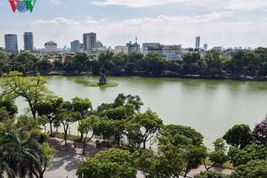 Nắng nóng tiếp diễn với chỉ số tia UV gây hại rất cao