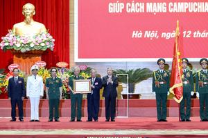 Trao Huân chương Sao Vàng cho lực lượng chuyên gia Việt giúp Campuchia