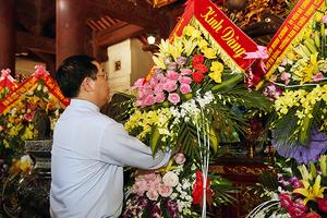 Phó Thủ tướng Vương Đình Huệ tri ân các Anh hùng Liệt sỹ