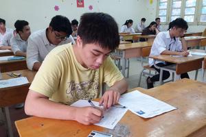 Điểm thi Lịch sử, Ngoại ngữ thấp: Hệ quả học ứng thí, lệch chất lượng